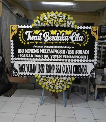 Papan Bunga di Bendolo Sawahan